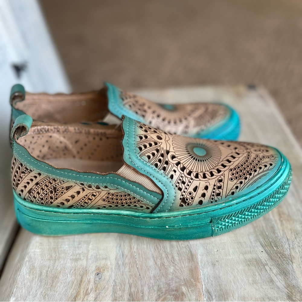 NWT. L’ Artiste Hanna Slip-On Turquoise Shoes - 36 - Picture 9 of 10